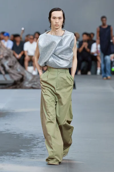 Look 7